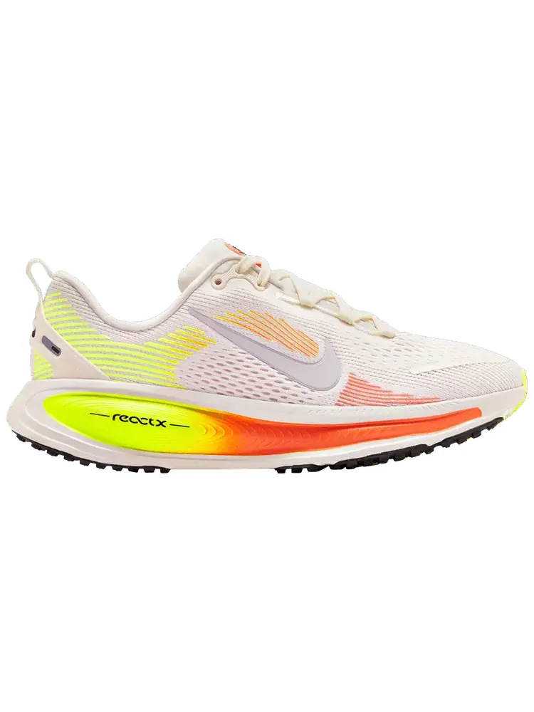 Кроссовки Nike Vomero 18 GS 'Phantom Hyper Crimson' — изображение 1 из 1, бежевый