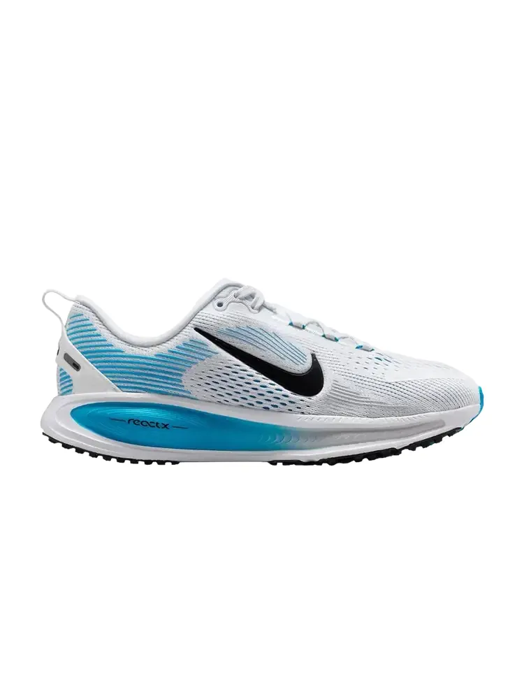 Кроссовки Nike Vomero 18 GS 'White/Black/Pure Platinum/Blue Hero' — изображение 1 из 1, серый