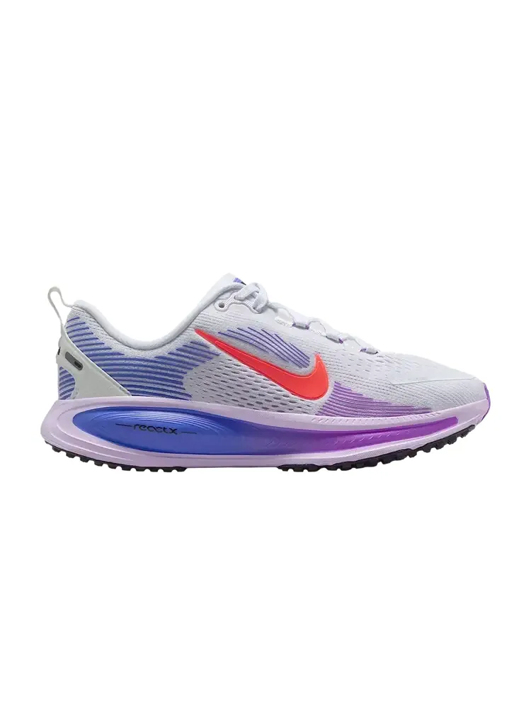 Кроссовки Nike Vomero 18 GS 'White Violet Mist' — изображение 1 из 1, синий