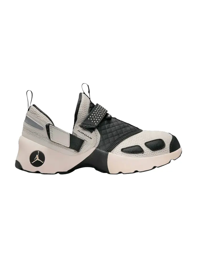 Кроссовки Air Jordan Wmns Jordan Trunner LX 'Light Orewood Brown' — изображение 1 из 1