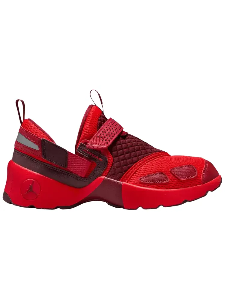Кроссовки Air Jordan Wmns Jordan Trunner LX — изображение 1 из 1, красный