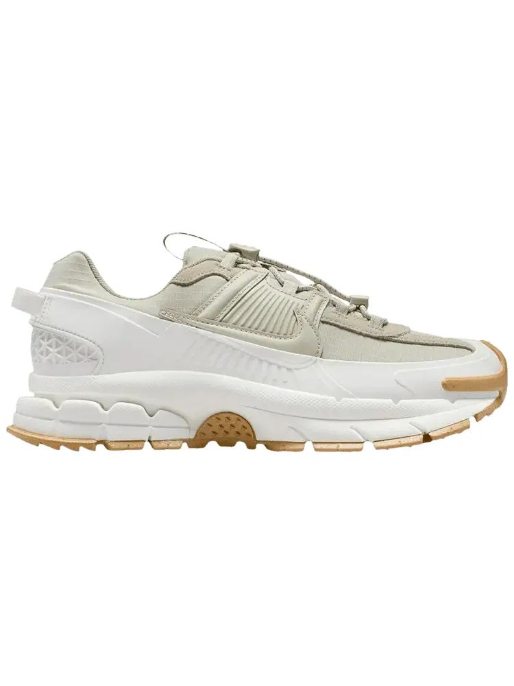 Кроссовки Nike Wmns Zoom Vomero 5 Roam Winterized — изображение 1 из 1, бежевый