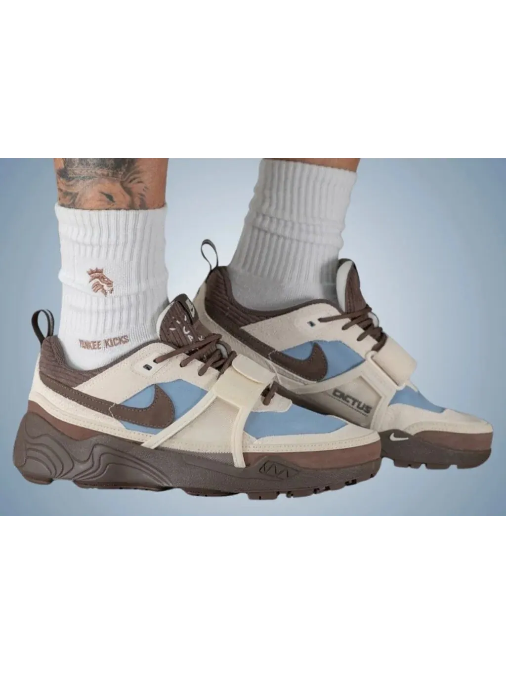 Кроссовки Nike x Travis Scott Zoom Field Jaxx «Leche Blue» — изображение 2 из 8