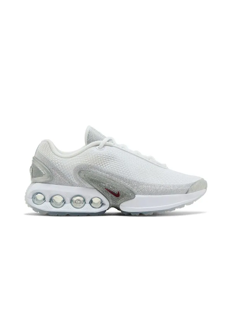 Кроссовки Nike Wmns Air Max DN 'Silver Glitter' — изображение 2 из 9, белый/красный/белый