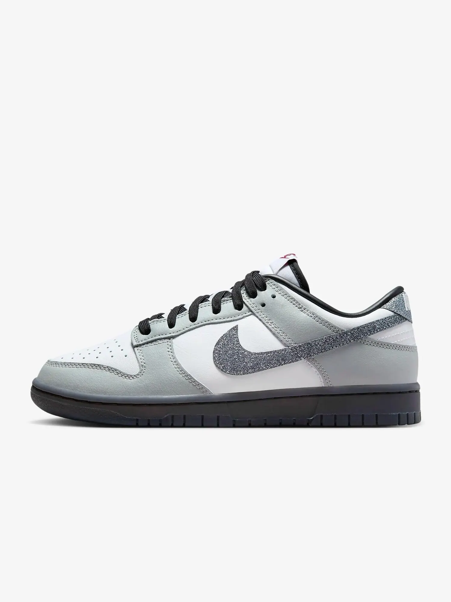 Кроссовки Nike Dunk Low LX для женщин — изображение 1 из 10, серый/белый
