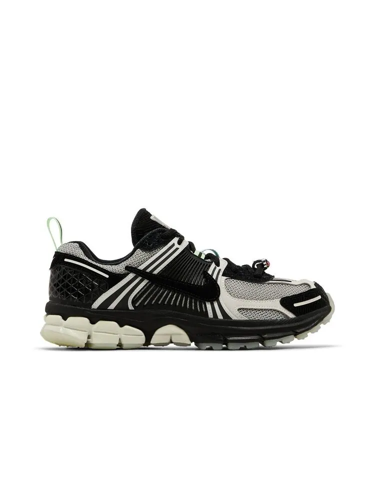 Кроссовки Nike Vomero 5 GS Halloween - Spider — изображение 1 из 6, серебристый