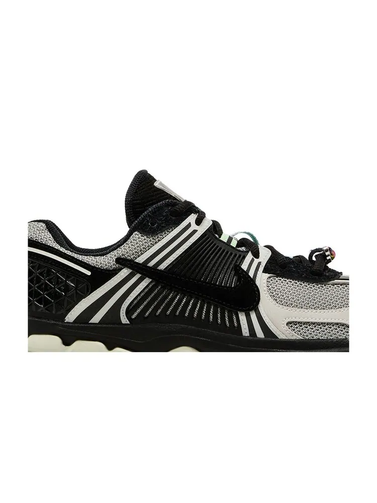 Кроссовки Nike Vomero 5 GS Halloween - Spider — изображение 2 из 6, серебристый