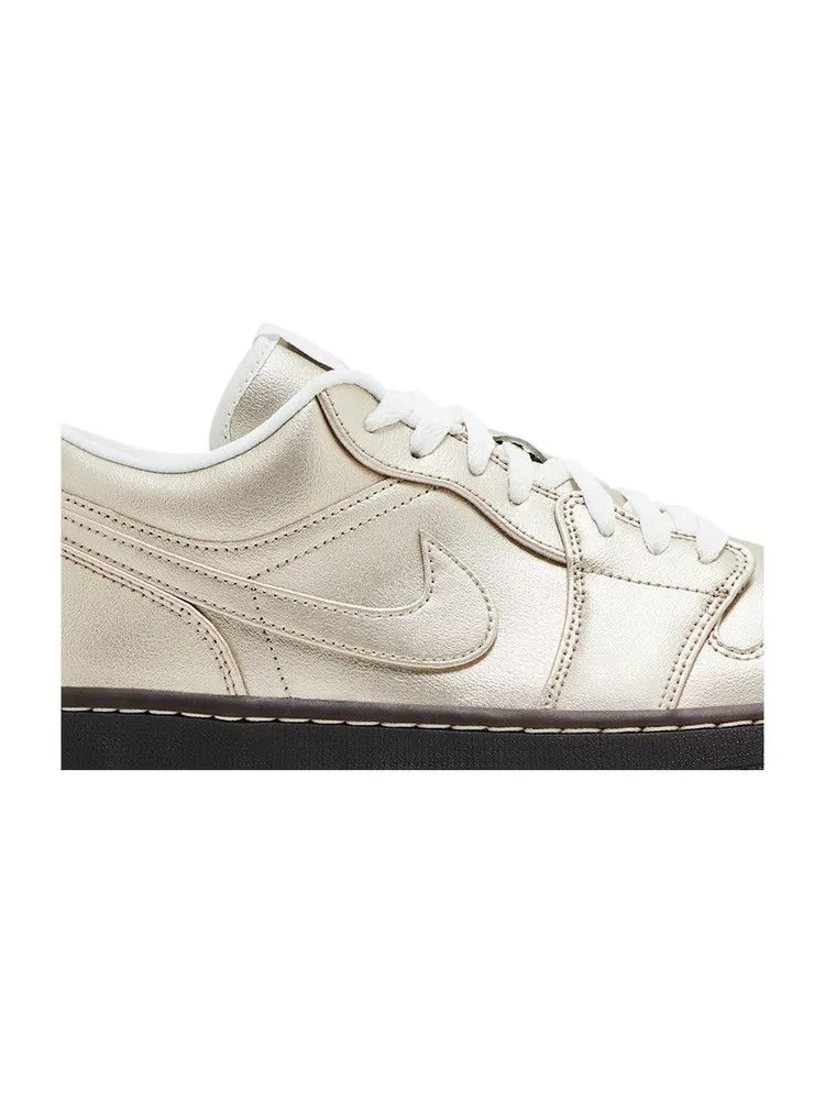 Кроссовки Air Jordan Wmns Air Jordan 1 Low SE 'Metallic Zinc' — изображение 3 из 9