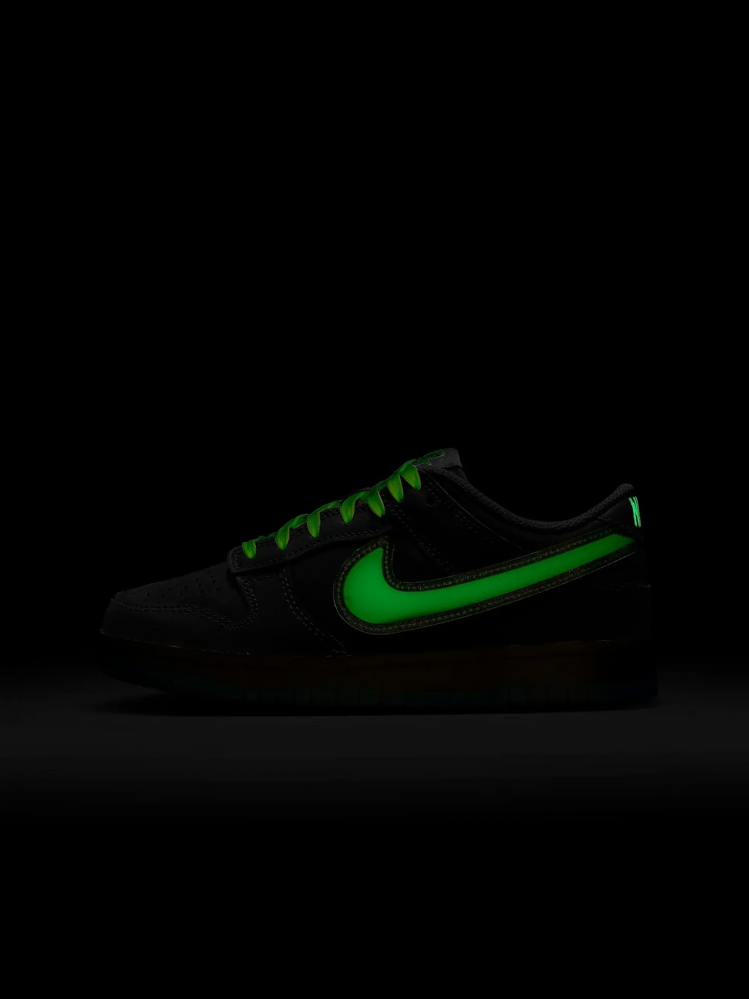 Кроссовки для подростков Nike Dunk Low GS Halloween - Glow In The Dark — изображение 2 из 11, темно-серый
