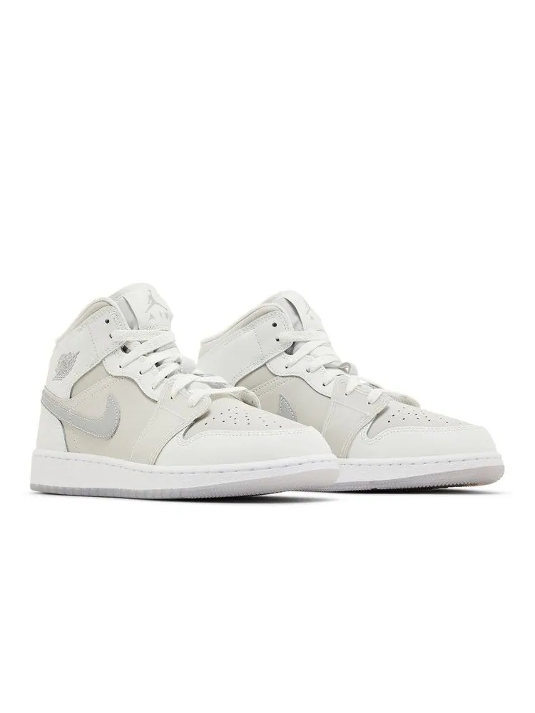 Кроссовки Air Jordan Air Jordan 1 Mid SE GS 'Summit White Metallic Silver' — изображение 9 из 10