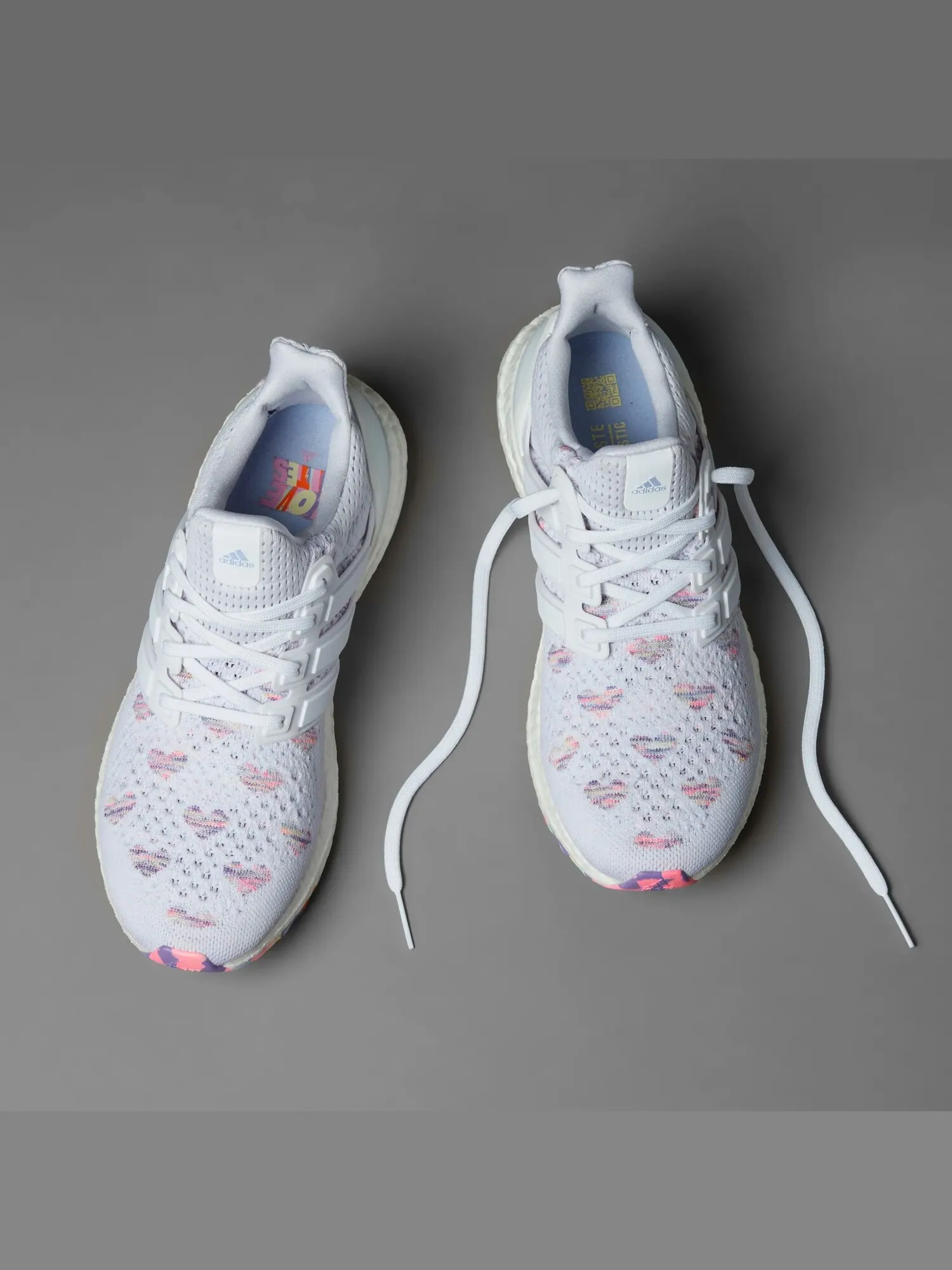 Кроссовки Adidas Valentine's Day Ultraboost 1.0 — изображение 2 из 7, белый/мультиколор