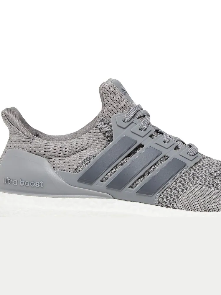 Кроссовки UltraBoost 1.0 DNA 'Grey' — изображение 2 из 4, серый