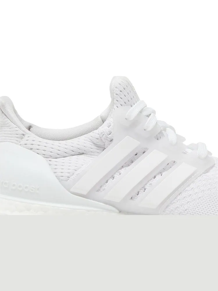 Кроссовки Wmns UltraBoost 1.0 'Triple White 2023' — изображение 2 из 4, белый