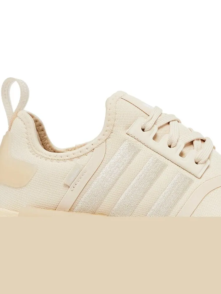 Кроссовки Wmns NMD_R1 'Wonder White' — изображение 2 из 4, бежевый