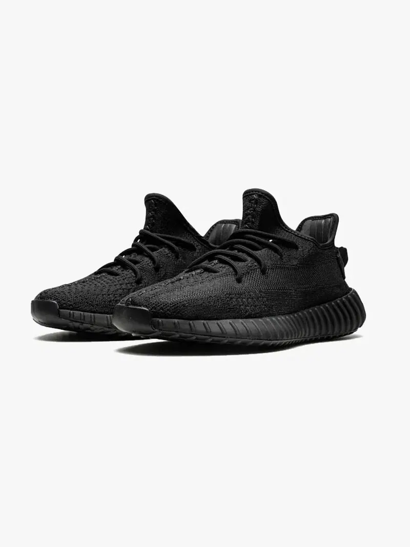 Кроссовки Adidas Yeezy Boost 350 V2 'Onyx' — изображение 2 из 6, серый