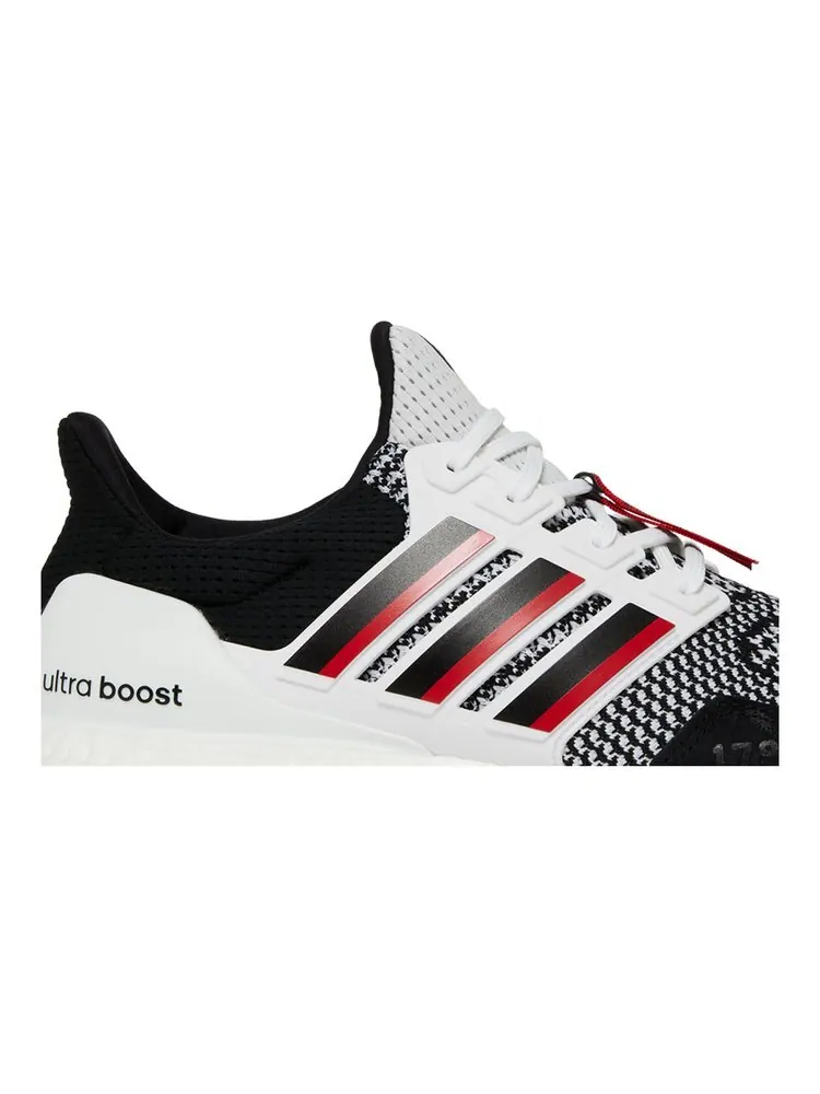 Кроссовки Adidas NCAA x UltraBoost 1.0 — изображение 2 из 4, белый