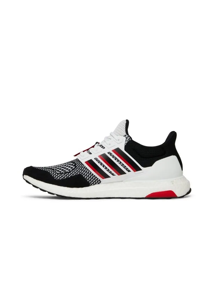Кроссовки Adidas NCAA x UltraBoost 1.0 — изображение 3 из 4, белый
