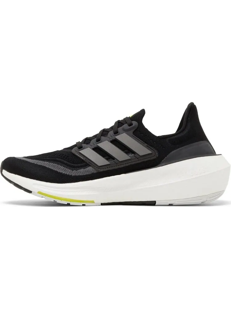 Кроссовки Adidas UltraBoost Light — изображение 3 из 8, черный