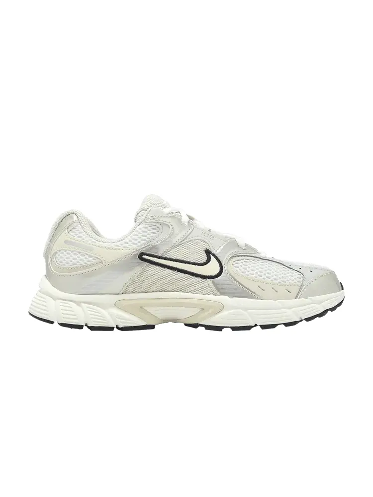 Кроссовки Nike V5 RNR GS 'Summit White Light Orewood Brown' — изображение 1 из 1