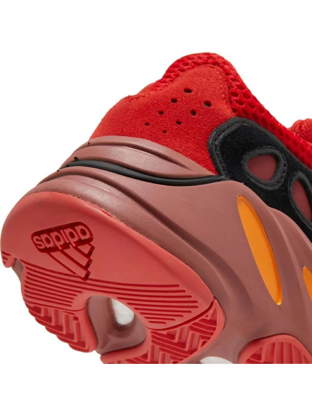 Кроссовки Yeezy Boost 700 Hi-Res Red — изображение 9 из 10, красный