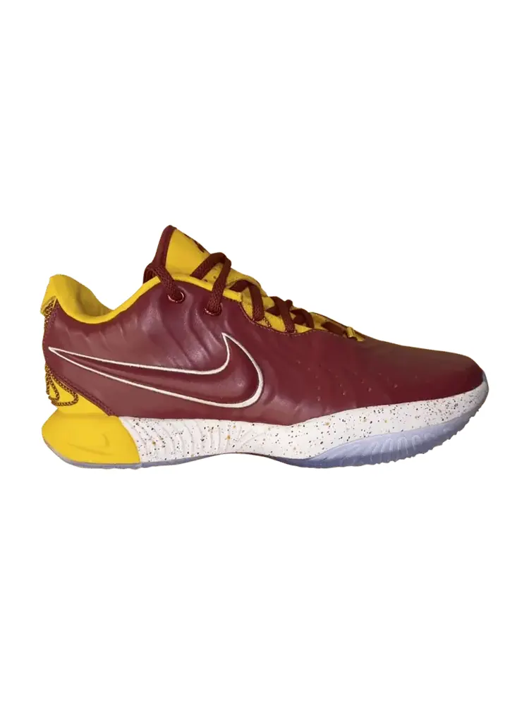 Кроссовки Nike LeBron 21, USC Away PE — изображение 1 из 1, красный