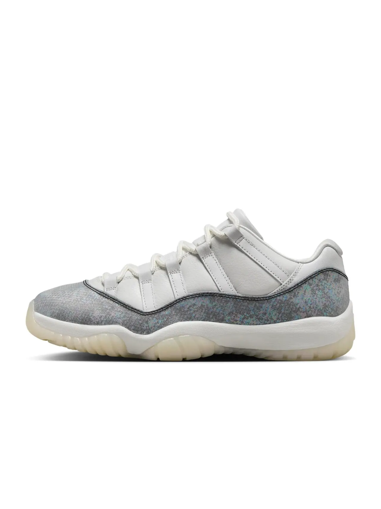 Кроссовки унисекс Nike Air Jordan 11 Retro Low 'Year of the Snake' — изображение 1 из 11, серый