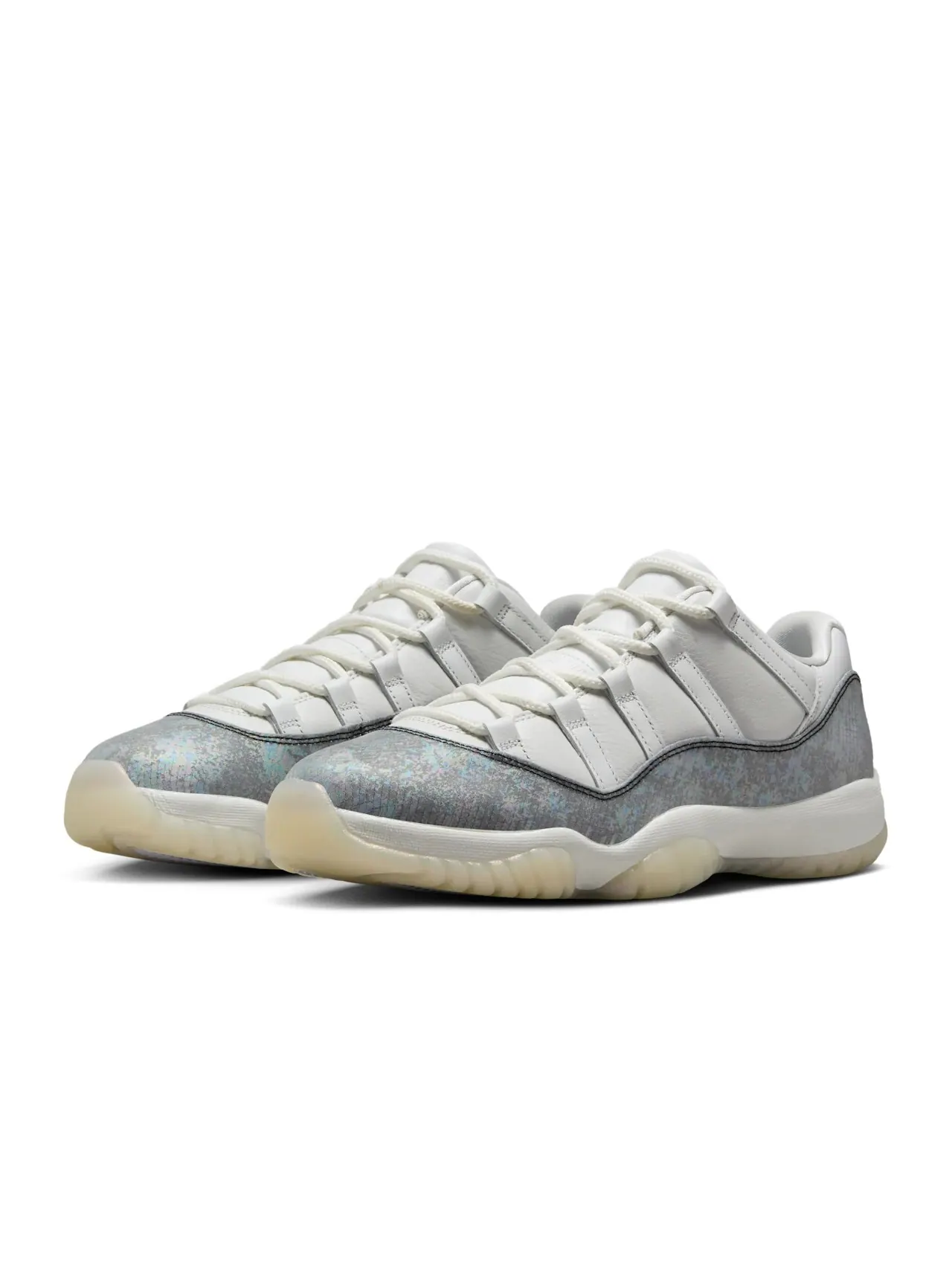 Кроссовки унисекс Nike Air Jordan 11 Retro Low 'Year of the Snake' — изображение 2 из 11, серый