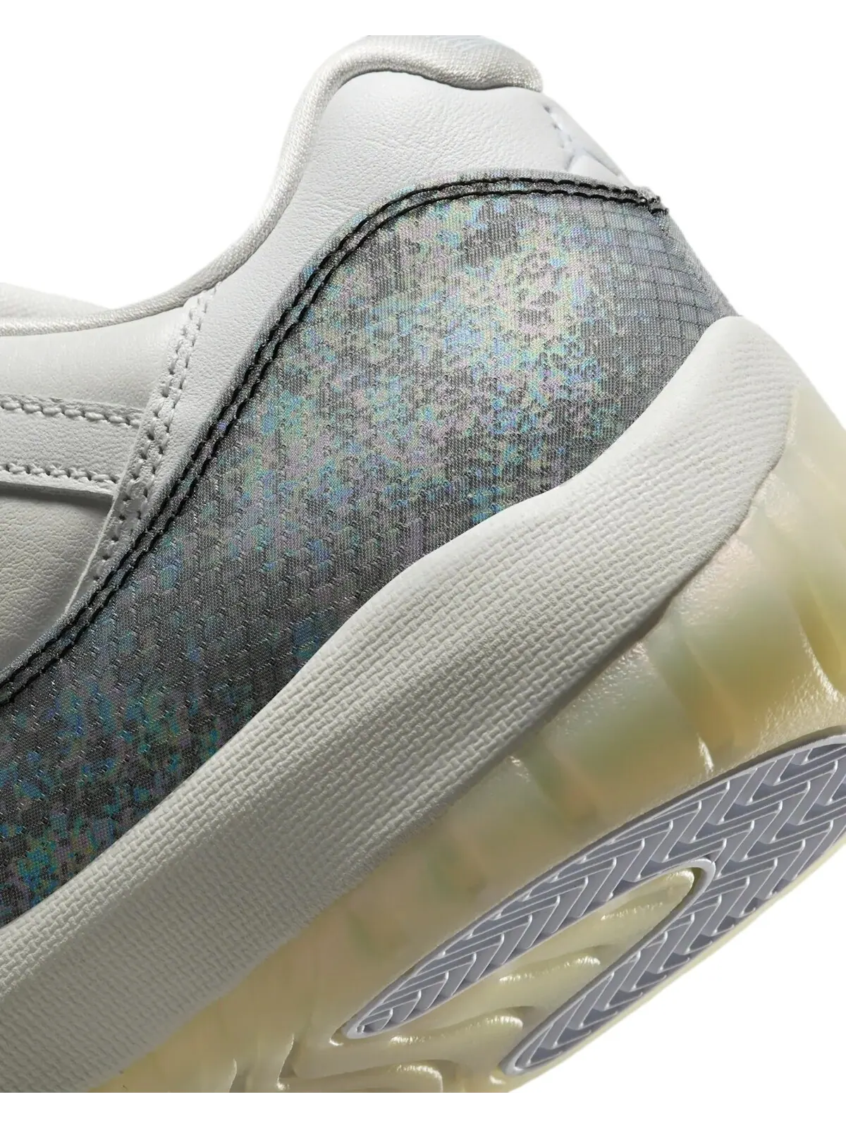 Кроссовки унисекс Nike Air Jordan 11 Retro Low 'Year of the Snake' — изображение 8 из 11, серый