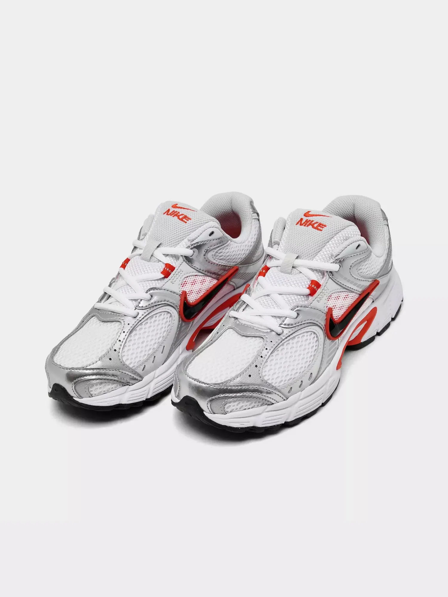Кроссовки Nike Wmns V5 RNR 'White Black Picante Red' — изображение 4 из 6, белый черный красный