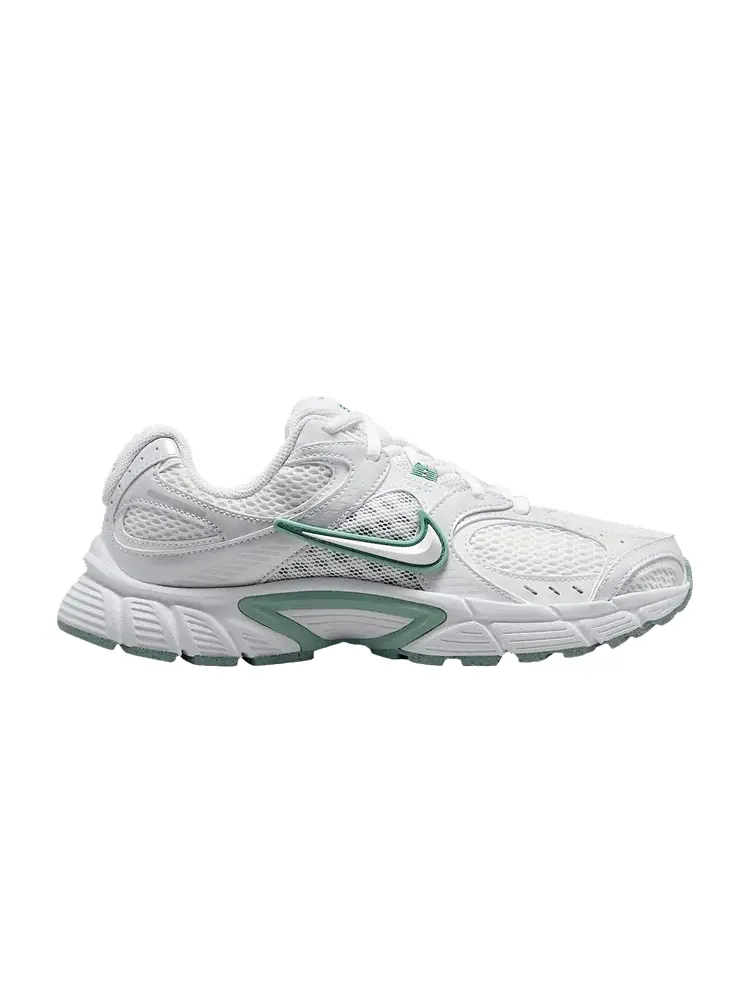 Кроссовки Nike Wmns V5 RNR — изображение 1 из 1, белый