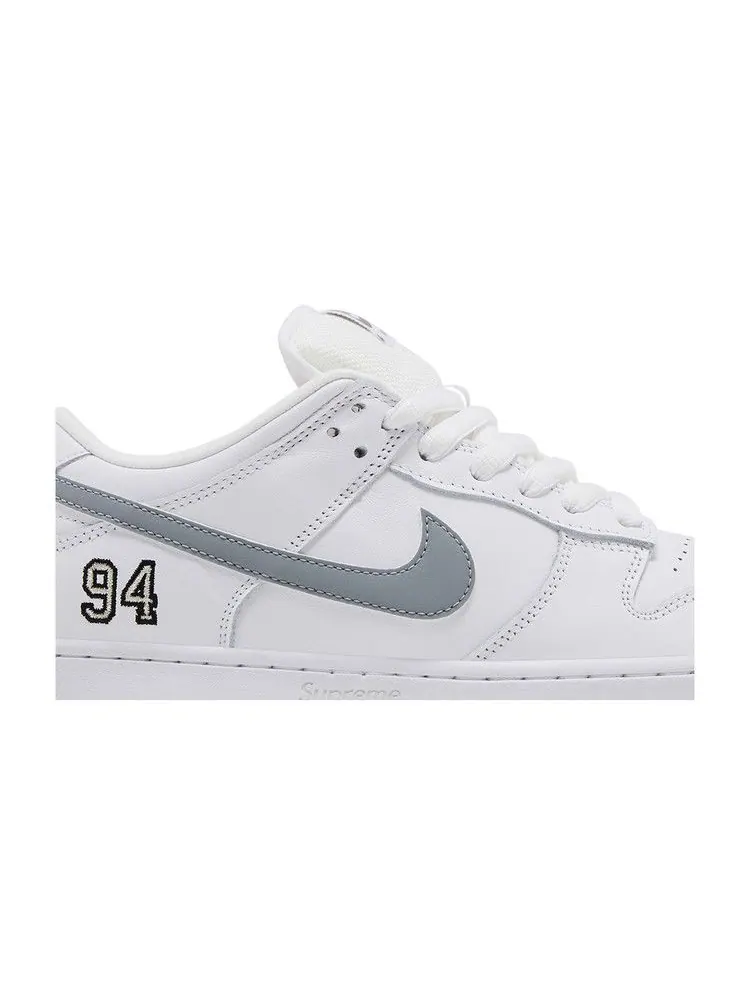 Кроссовки Nike Supreme x Dunk Low SB — изображение 2 из 8