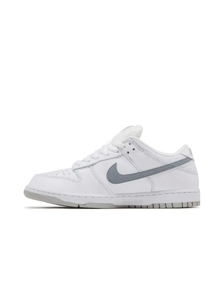 Кроссовки Nike Supreme x Dunk Low SB — изображение 3 из 8