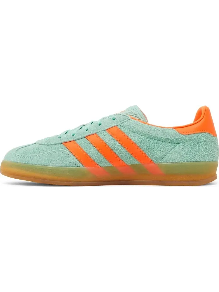 Кроссовки Wmns Gazelle Indoor 'Pulse Mint Solar Orange' — изображение 3 из 4, зеленый