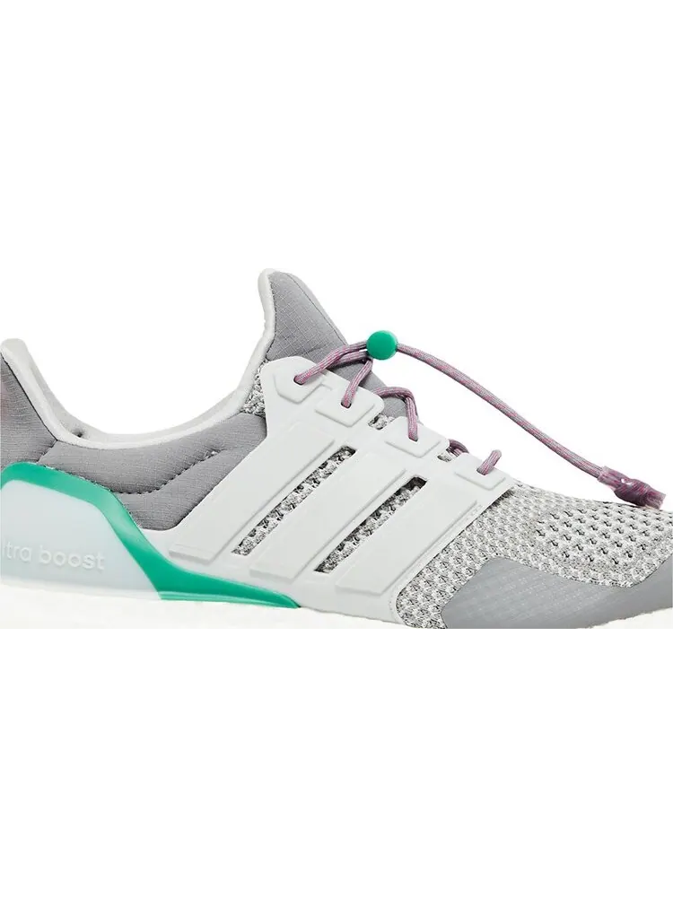 Кроссовки UltraBoost 1.0 'Grey Lucid Fuchsia' — изображение 2 из 4, серый