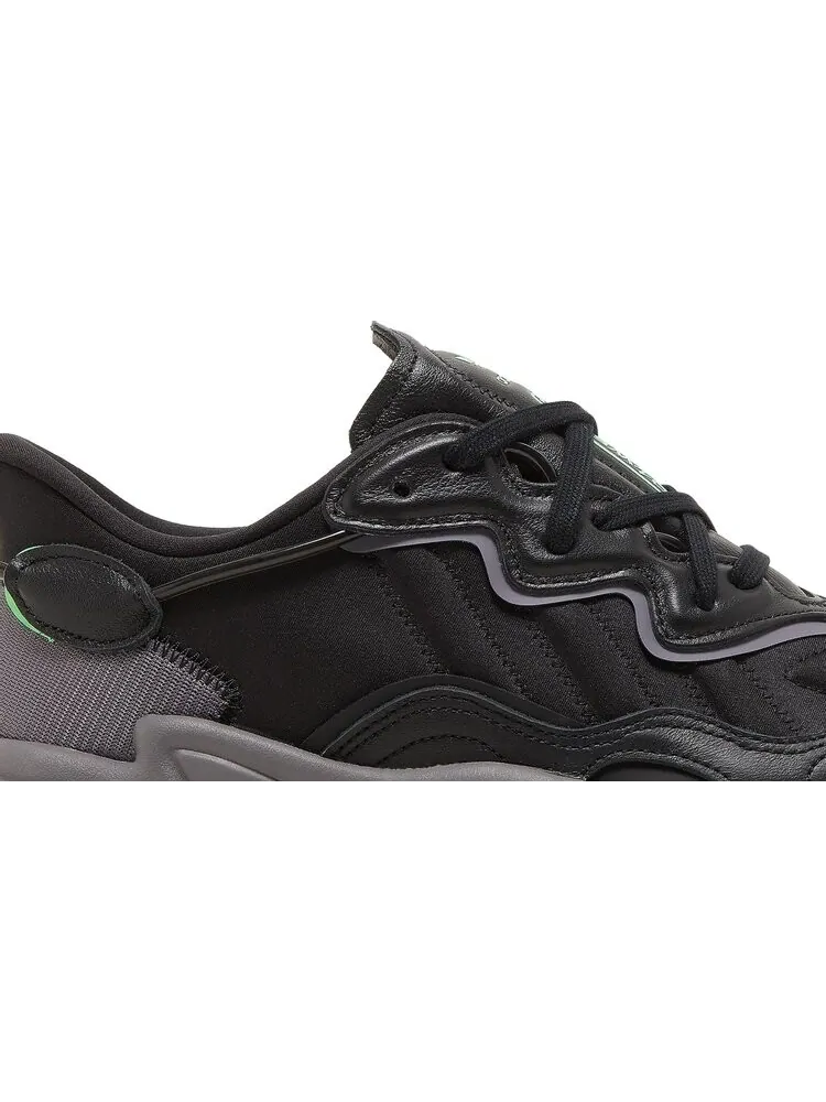 Кроссовки Adidas Ozweego 'Black Charcoal Screaming Green' — изображение 2 из 8, черный