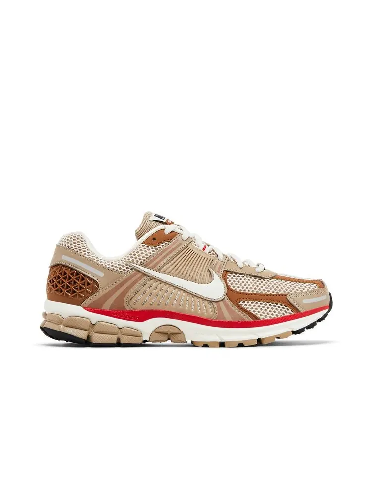 Кроссовки Nike Wmns Air Zoom Vomero 5 Khaki Fire Red — изображение 1 из 6, хаки красный