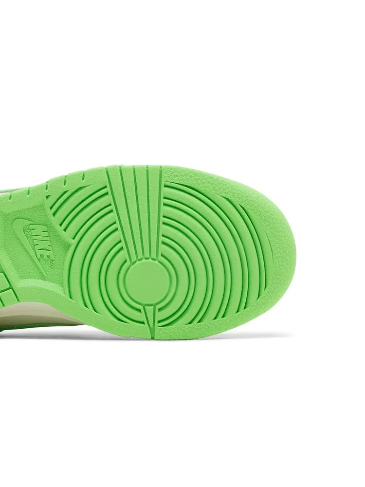 Кроссовки Nike Wmns Dunk Low 'Green Strike' — изображение 6 из 9, зеленый