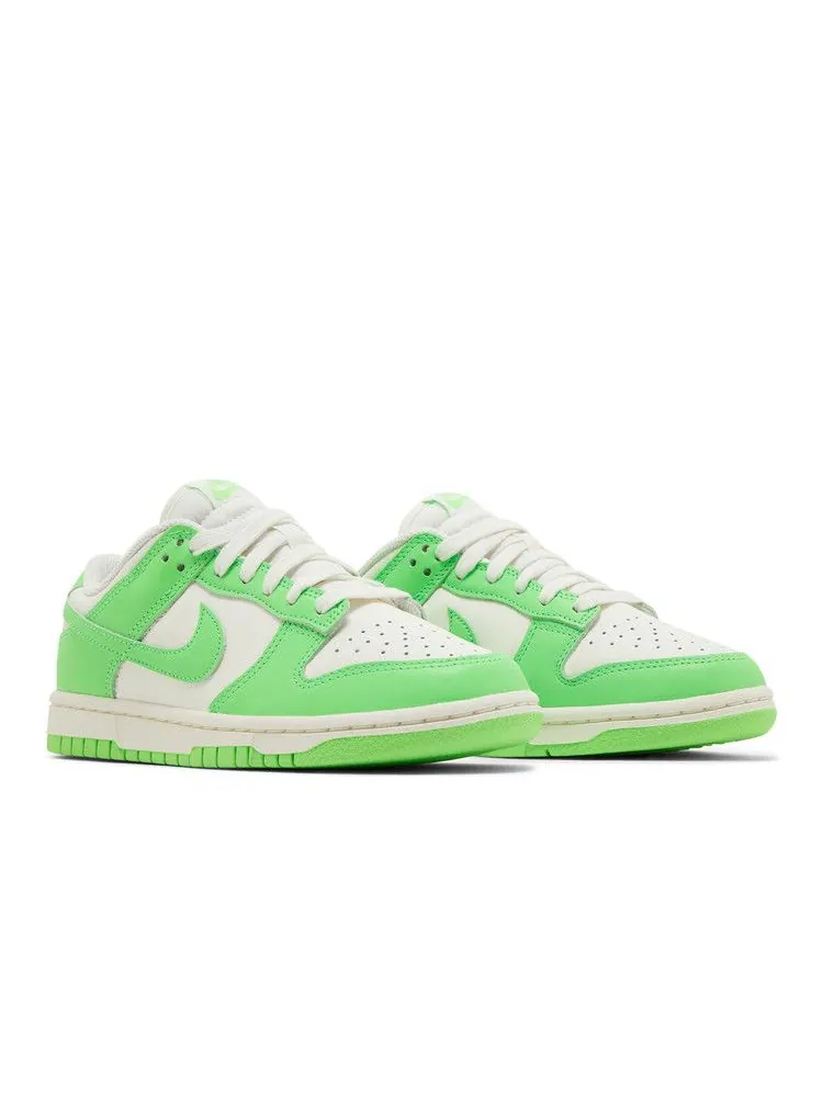 Кроссовки Nike Wmns Dunk Low 'Green Strike' — изображение 9 из 9, зеленый