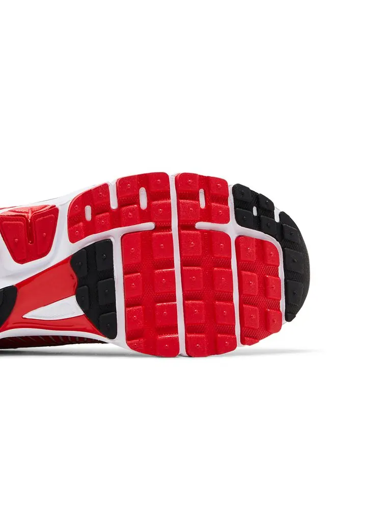 Кроссовки Air Zoom Vomero 5 'Metallic Silver University Red' — изображение 5 из 8