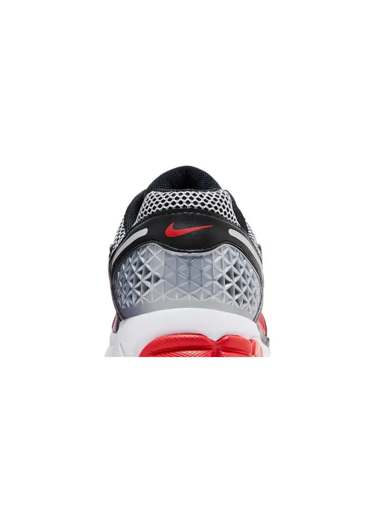 Кроссовки Air Zoom Vomero 5 'Metallic Silver University Red' — изображение 7 из 8