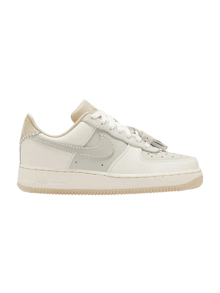 Кроссовки Nike Wmns Air Force 1 Low 'Light Bone Suede Tassels' — изображение 1 из 1, светлый/светлый//розовый
