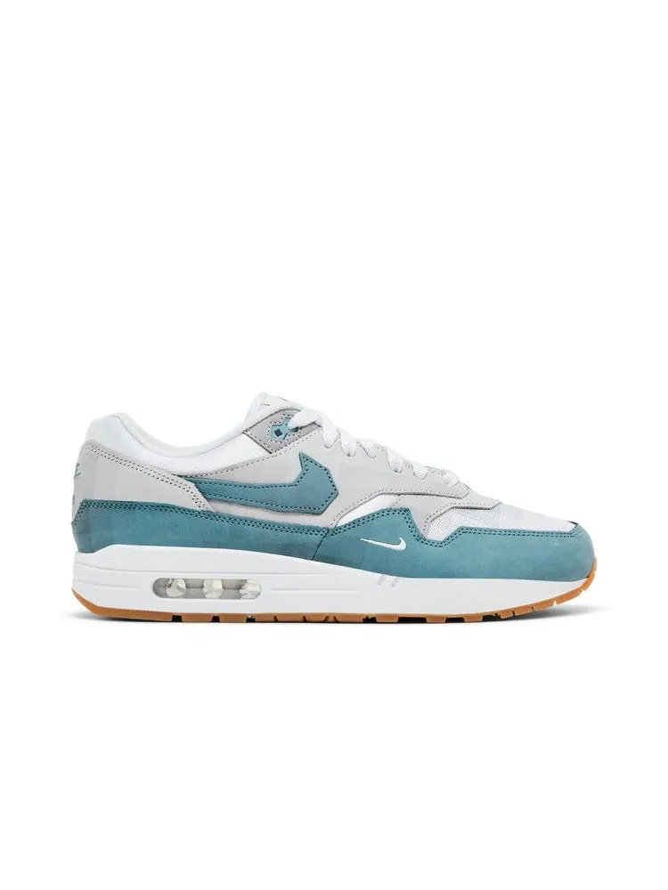 Кроссовки Nike Air Max 1 'Low Poly - Adventure Tomb Raider' — изображение 2 из 9, белый//серый