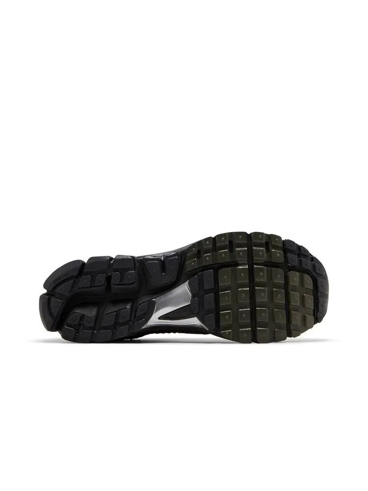 Кроссовки Nike Air Zoom Vomero 5 Black Sequoia — изображение 4 из 6, черный