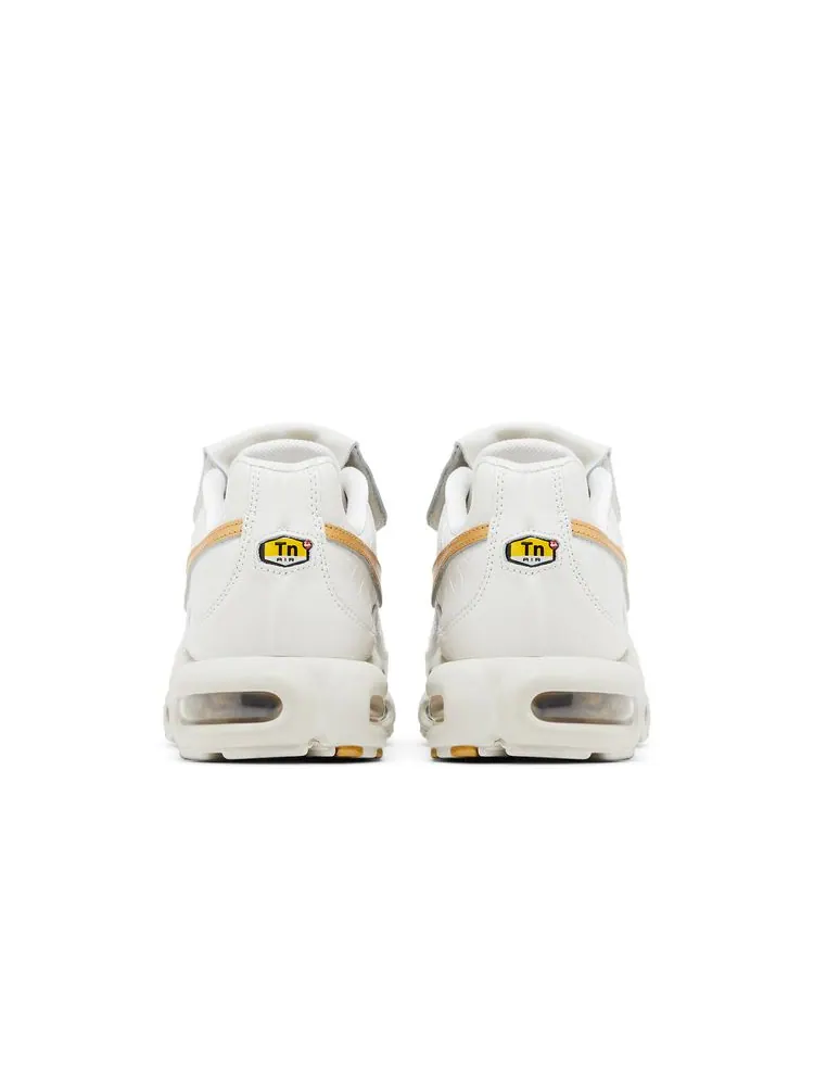 Кроссовки Air Max Plus Tiempo 'Phantom Metallic Gold' — изображение 6 из 8, металлик золотистый