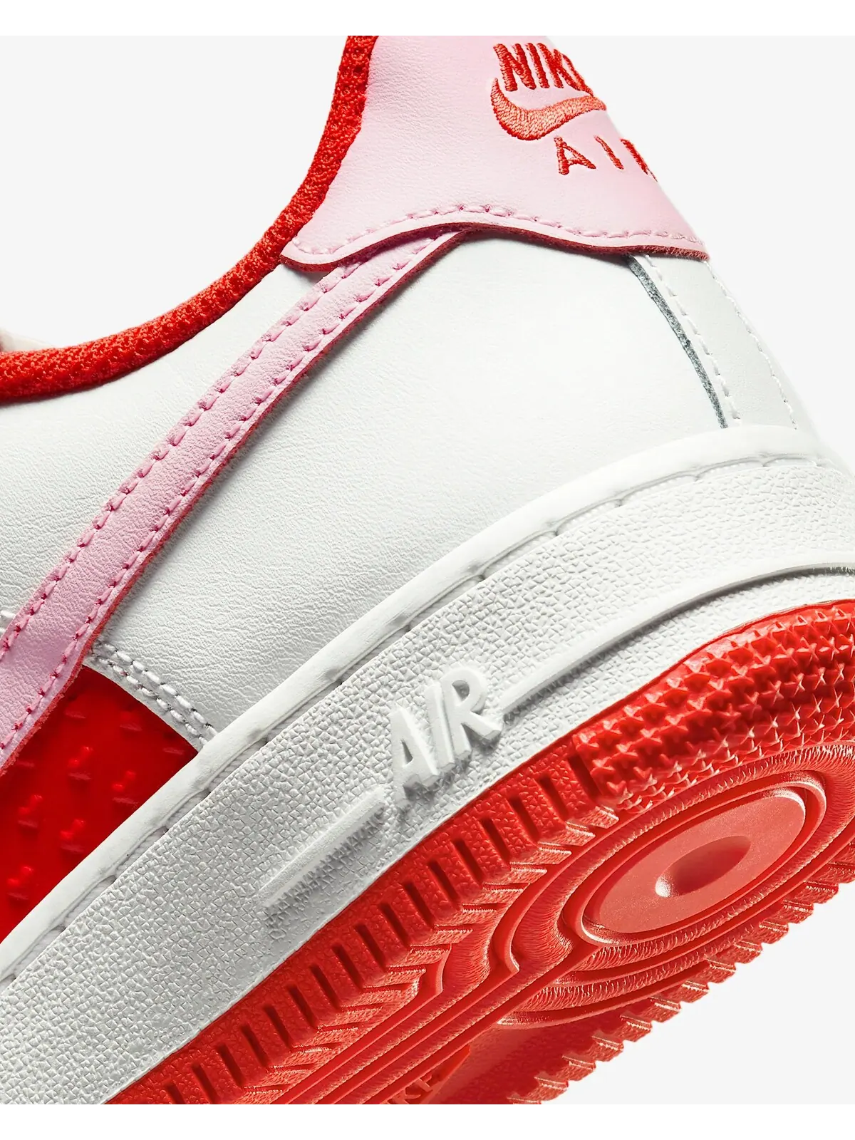Кроссовки Nike Air Force 1 'Valentine's Day' — изображение 9 из 10, белый/красный