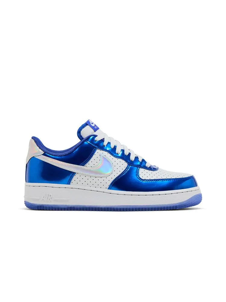 Кроссовки Nike Air Force 1 '07 LV8 'Light Photo Blue Photon Dust Iridescent' — изображение 2 из 9