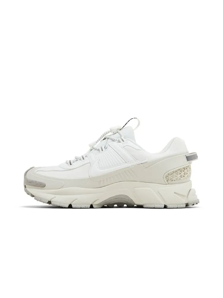 Кроссовки Zoom Vomero Roam 'Summit White' — изображение 3 из 8, белый