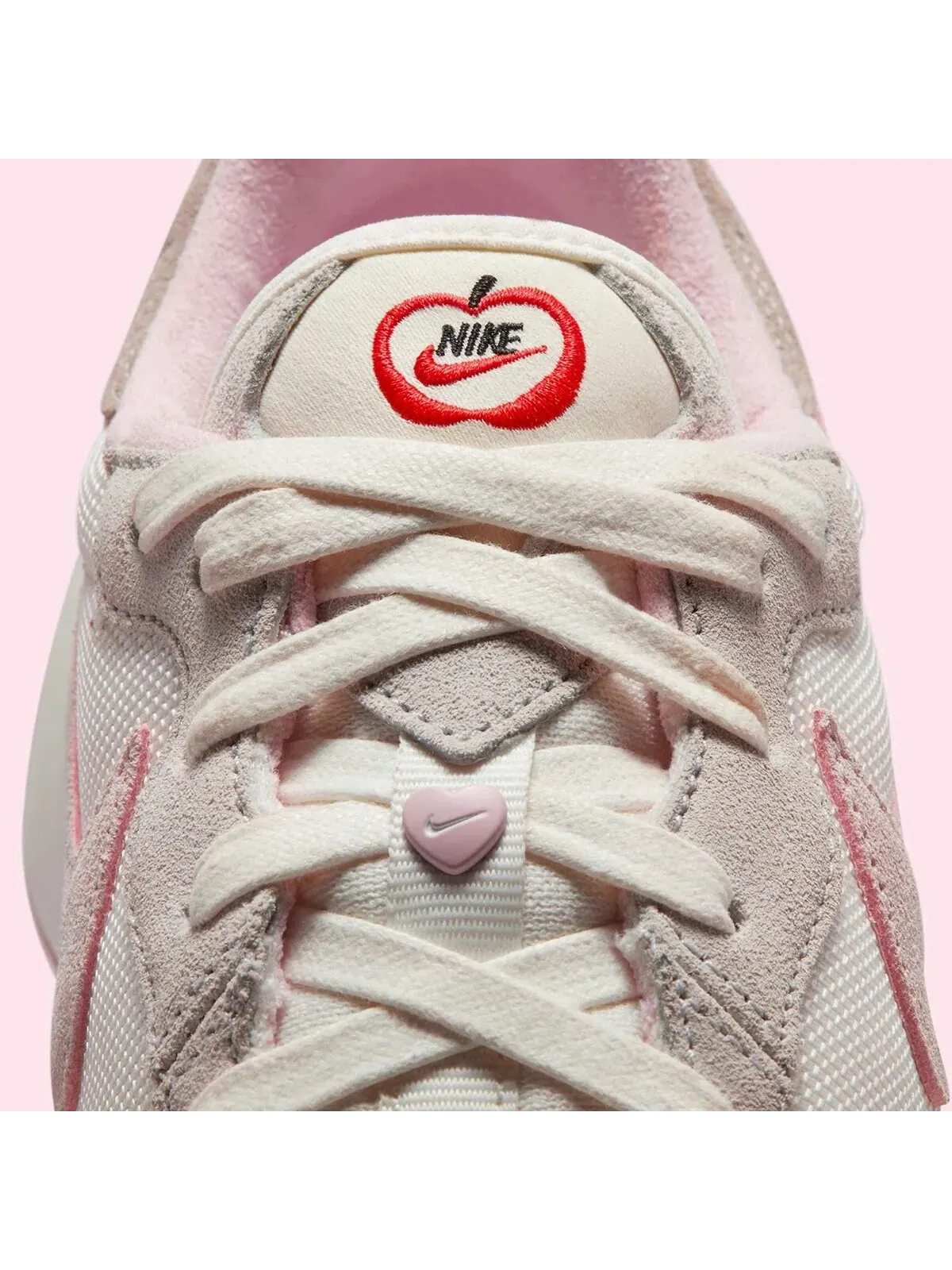 Женские кроссовки Nike Phoenix Waffle 'Valentine's Day' — изображение 8 из 10, бежевый
