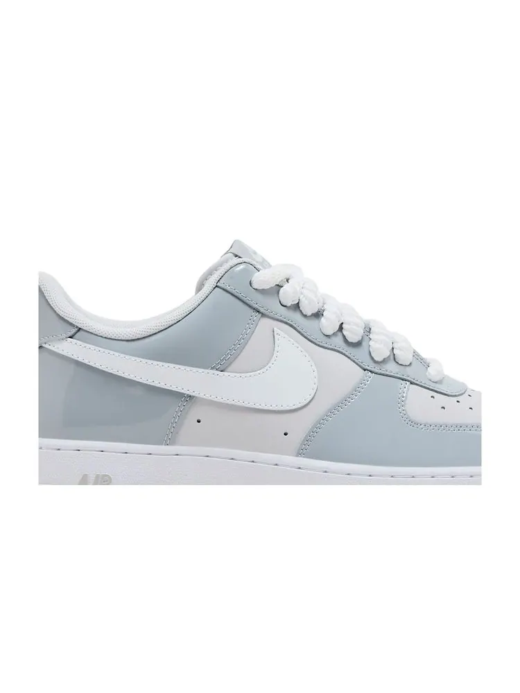 Кроссовки Air Force 1 '07 LV8 'Wolf Grey Patent' — изображение 2 из 8, серый