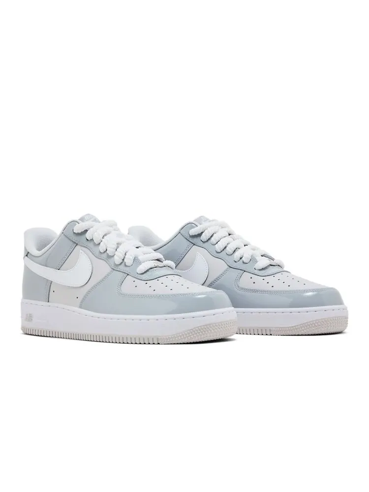Кроссовки Air Force 1 '07 LV8 'Wolf Grey Patent' — изображение 8 из 8, серый